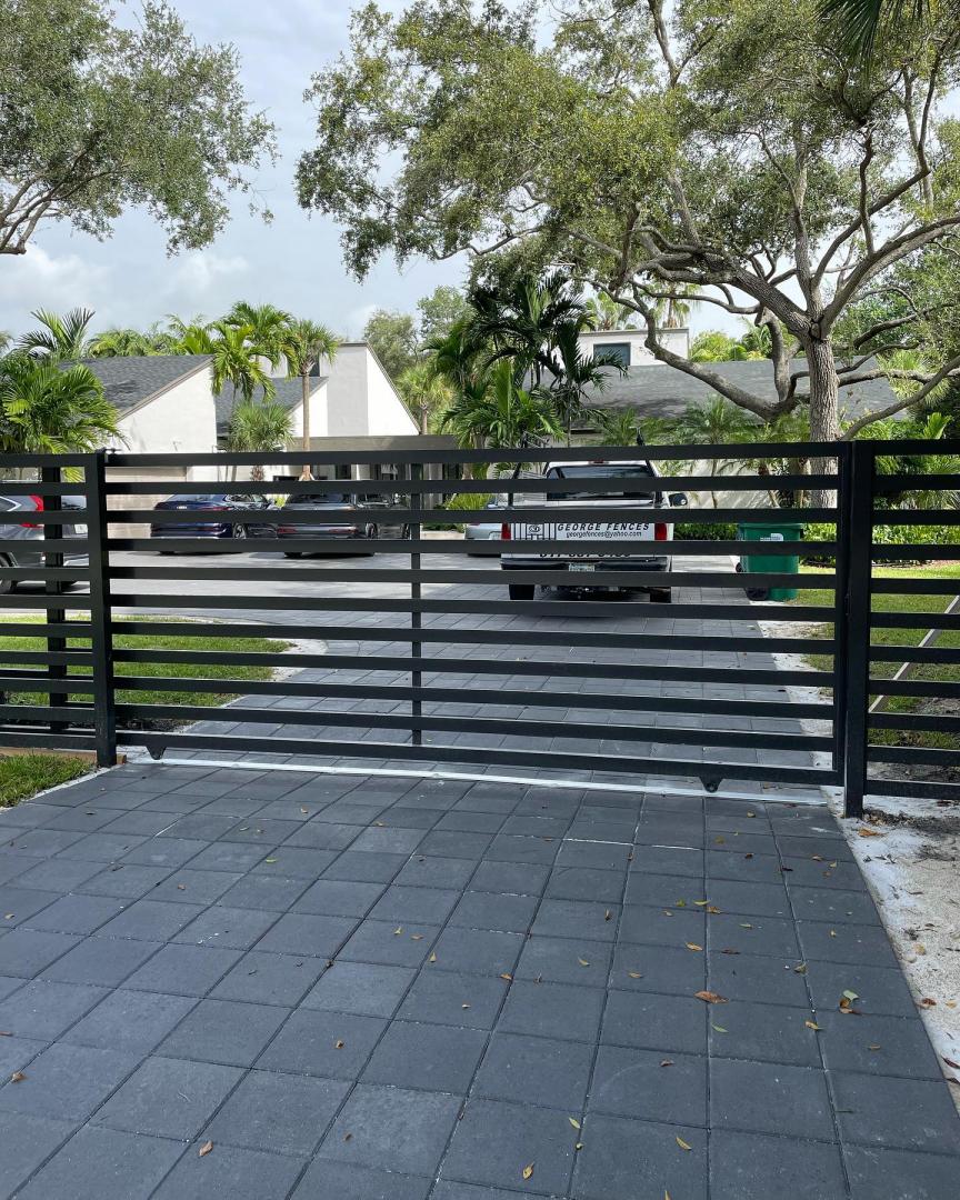 Contratista de puertas motorizadas Pembroke Pines